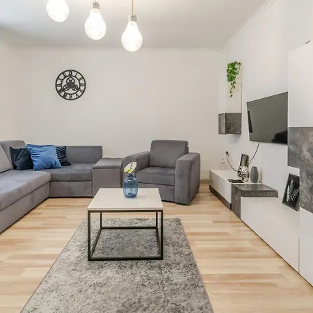 Dolnych Wałów By Bookinghost Apartament